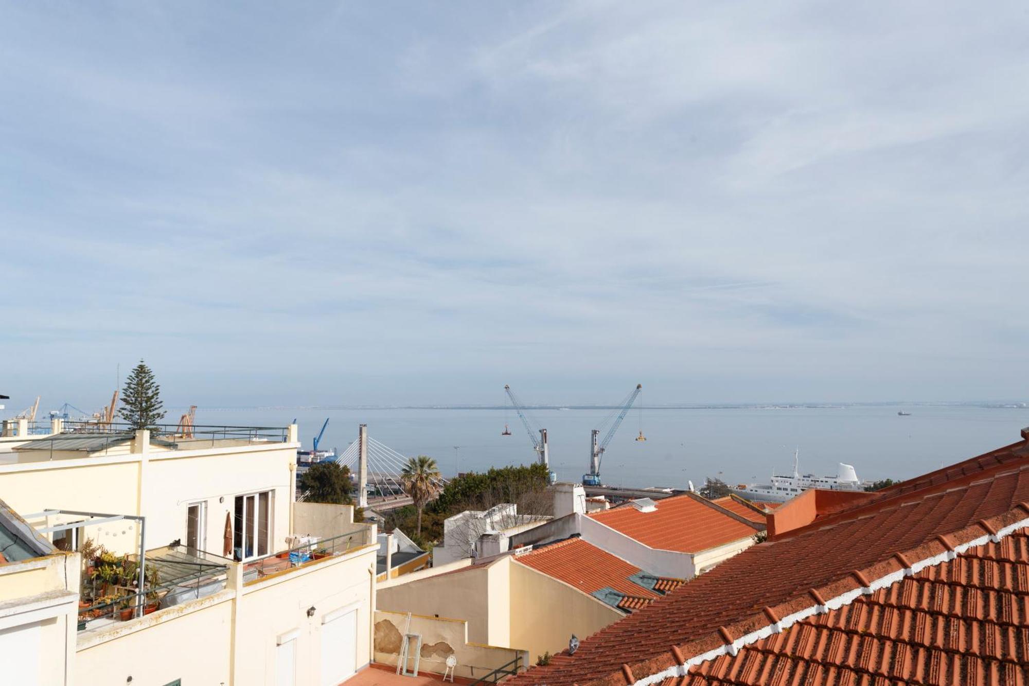 Barbadinhos Apartments In Lisbon Historic Neighborhood מראה חיצוני תמונה